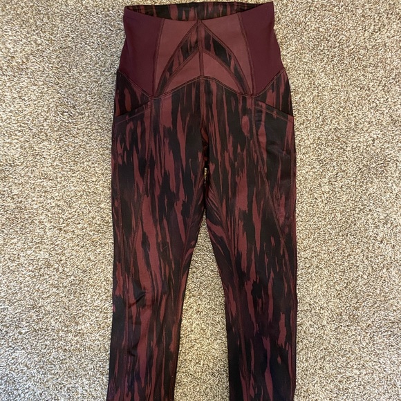 lululemon athletica Pants - Cropped Lululemon high-rise leggings